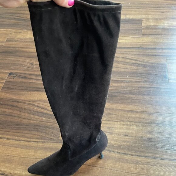 Manolo Blahnik Brown Suede Knee-High Heeled Boots - Picture 3 of 13